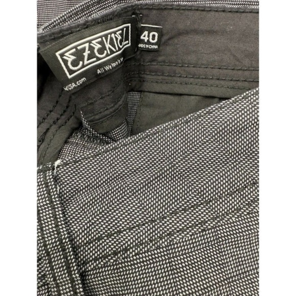 Ezekiel Men's Shorts‎ Size 40 Black Flock Design